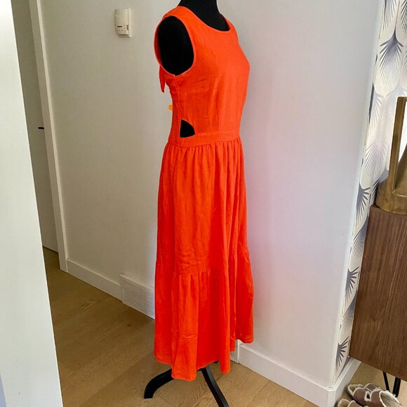 Japna peep-hole open back dress - Picture 2 of 9